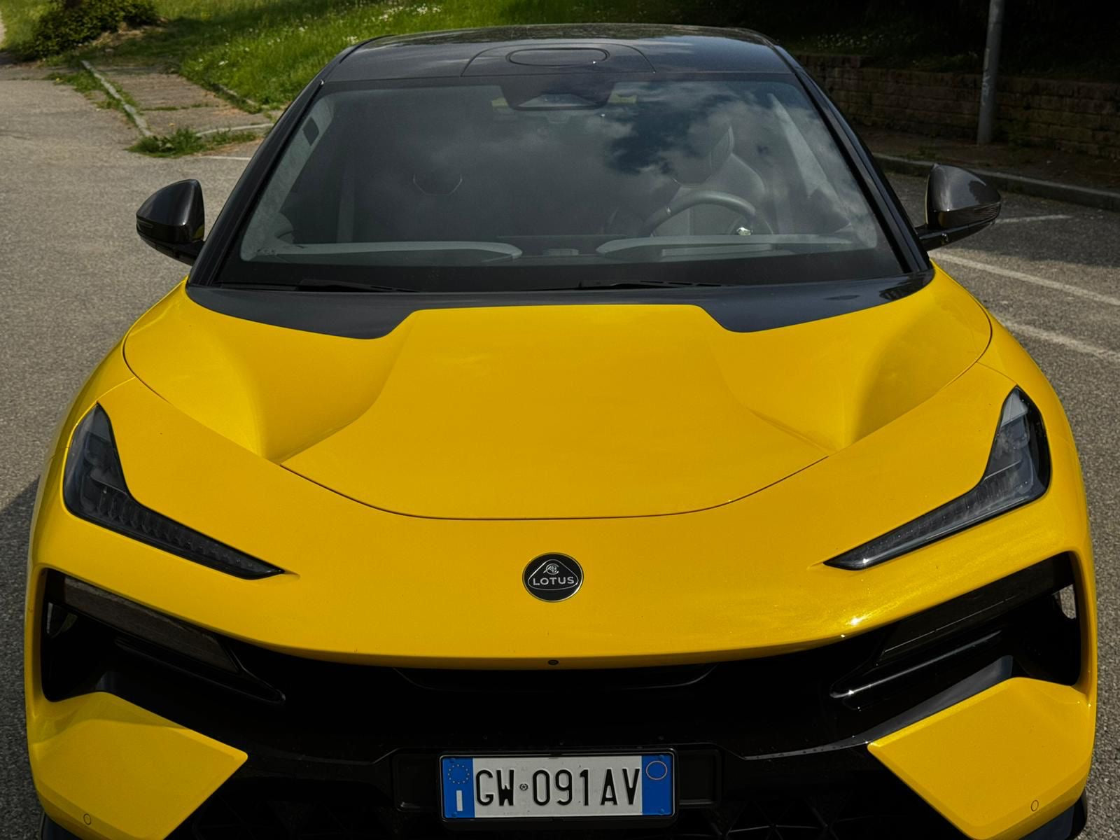 Lotus Eletre R Iva esposta pari al nuovo
