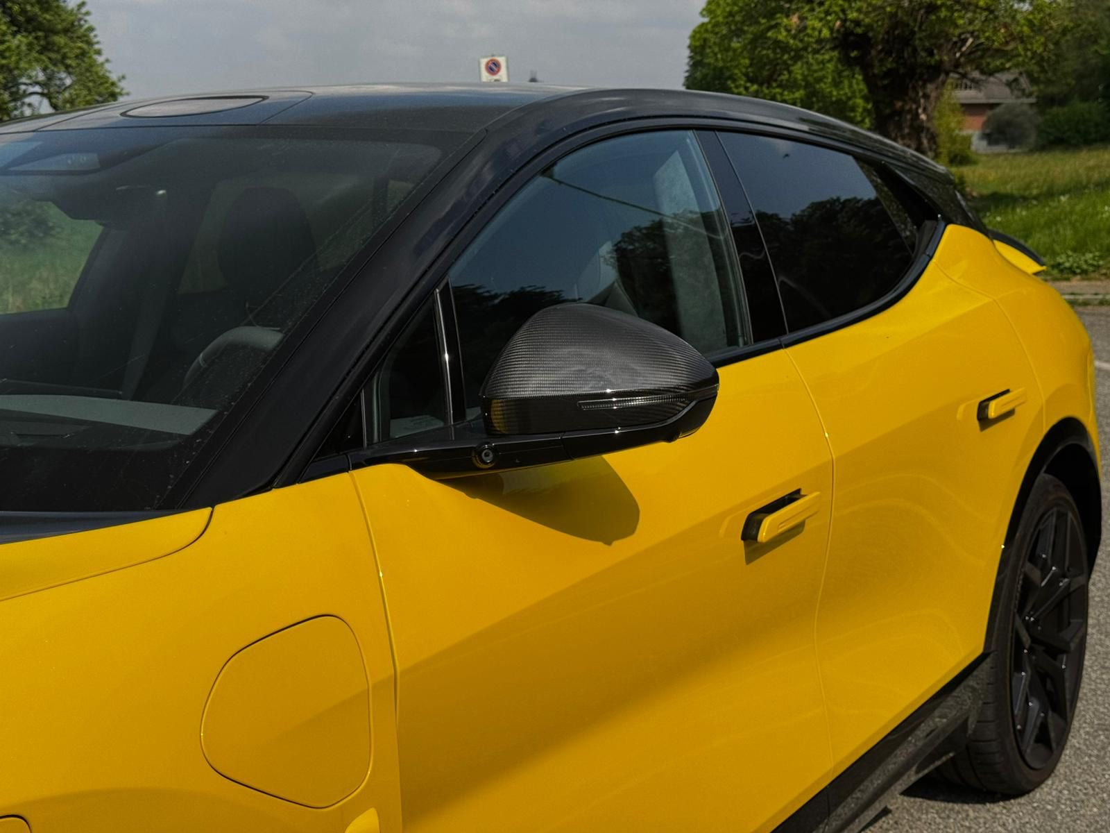 Lotus Eletre R Iva esposta pari al nuovo