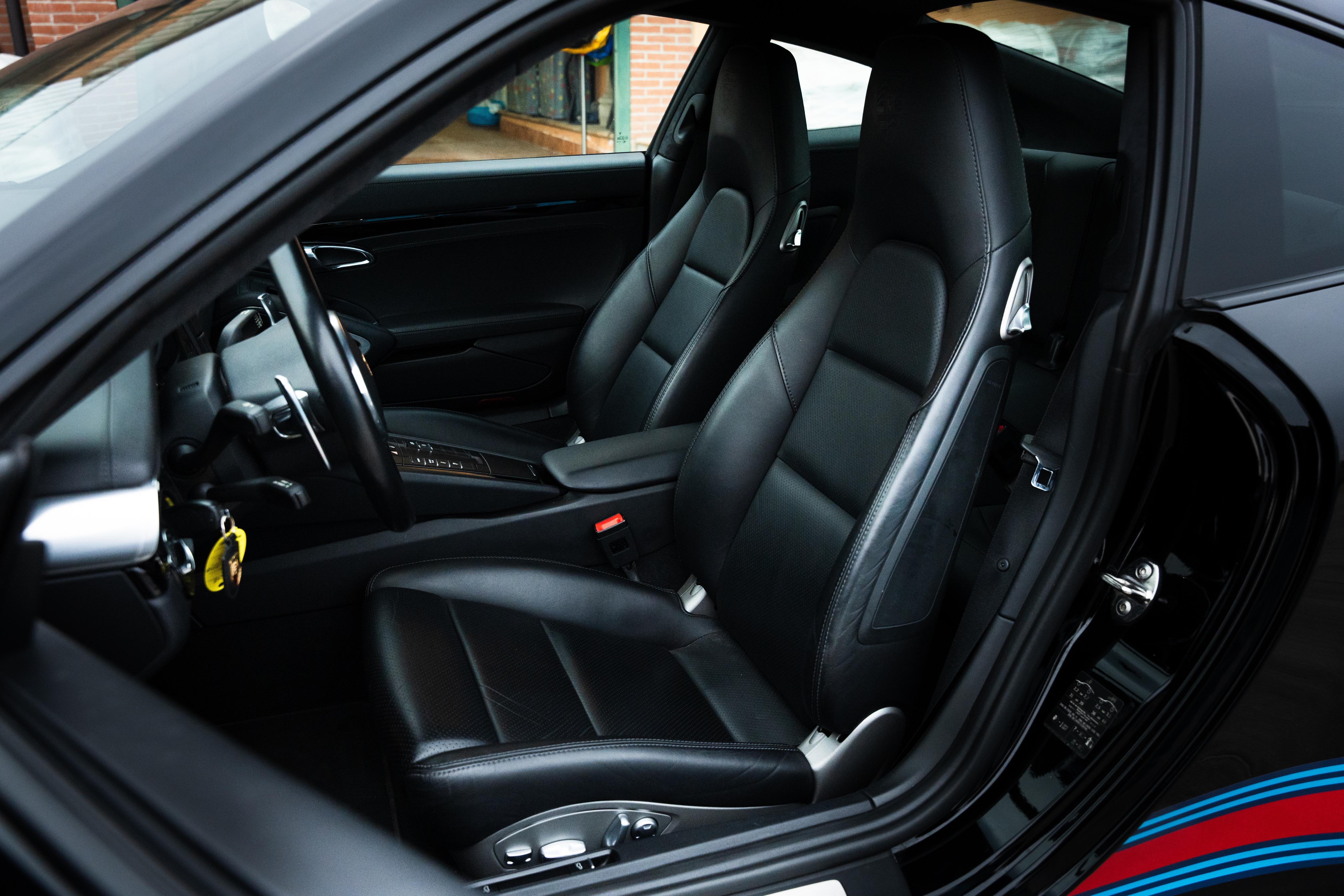 Porsche 991 Martini racing edition