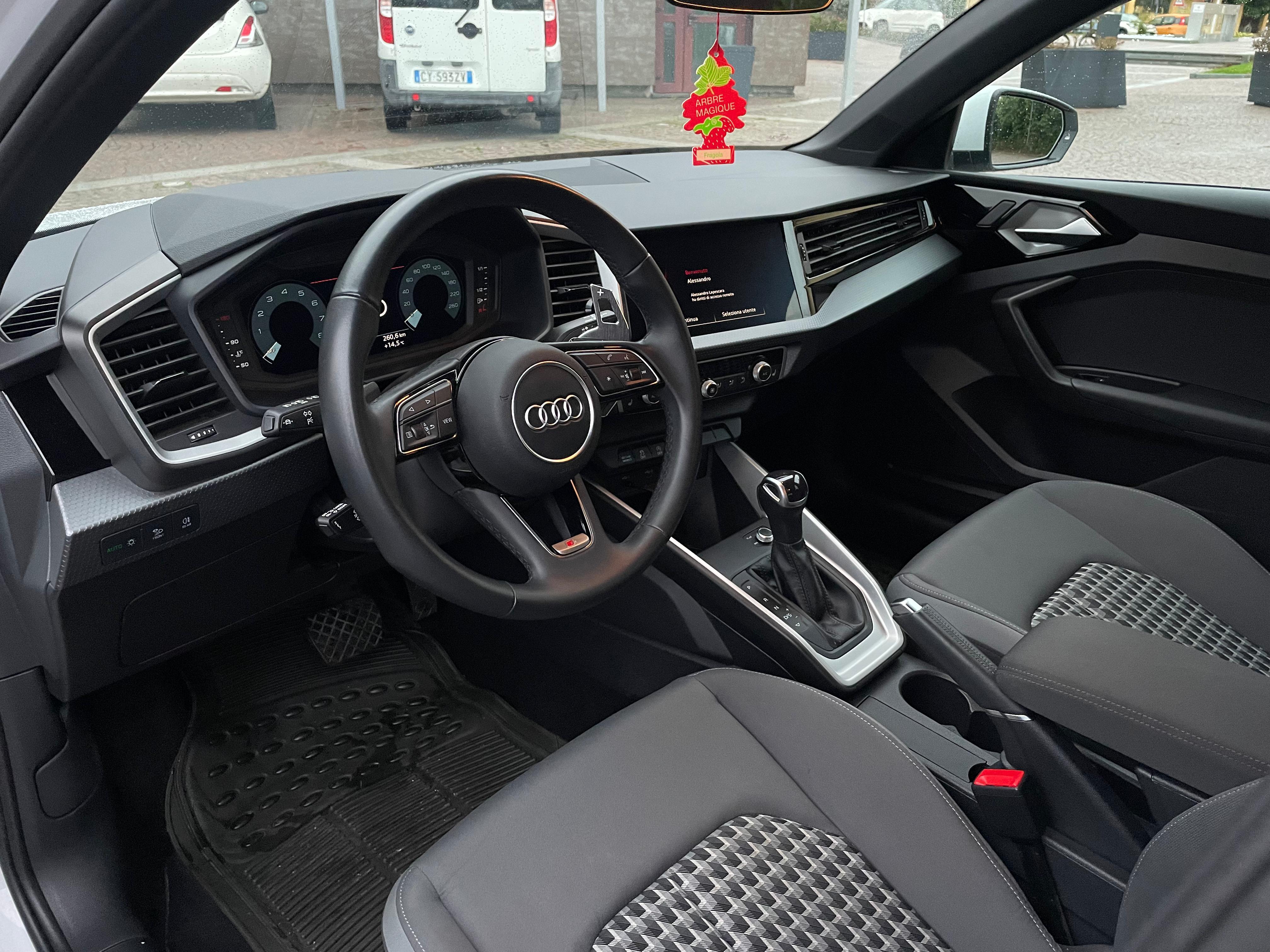 Audi A1 SPB 40 TFSI S tronic S line edition
