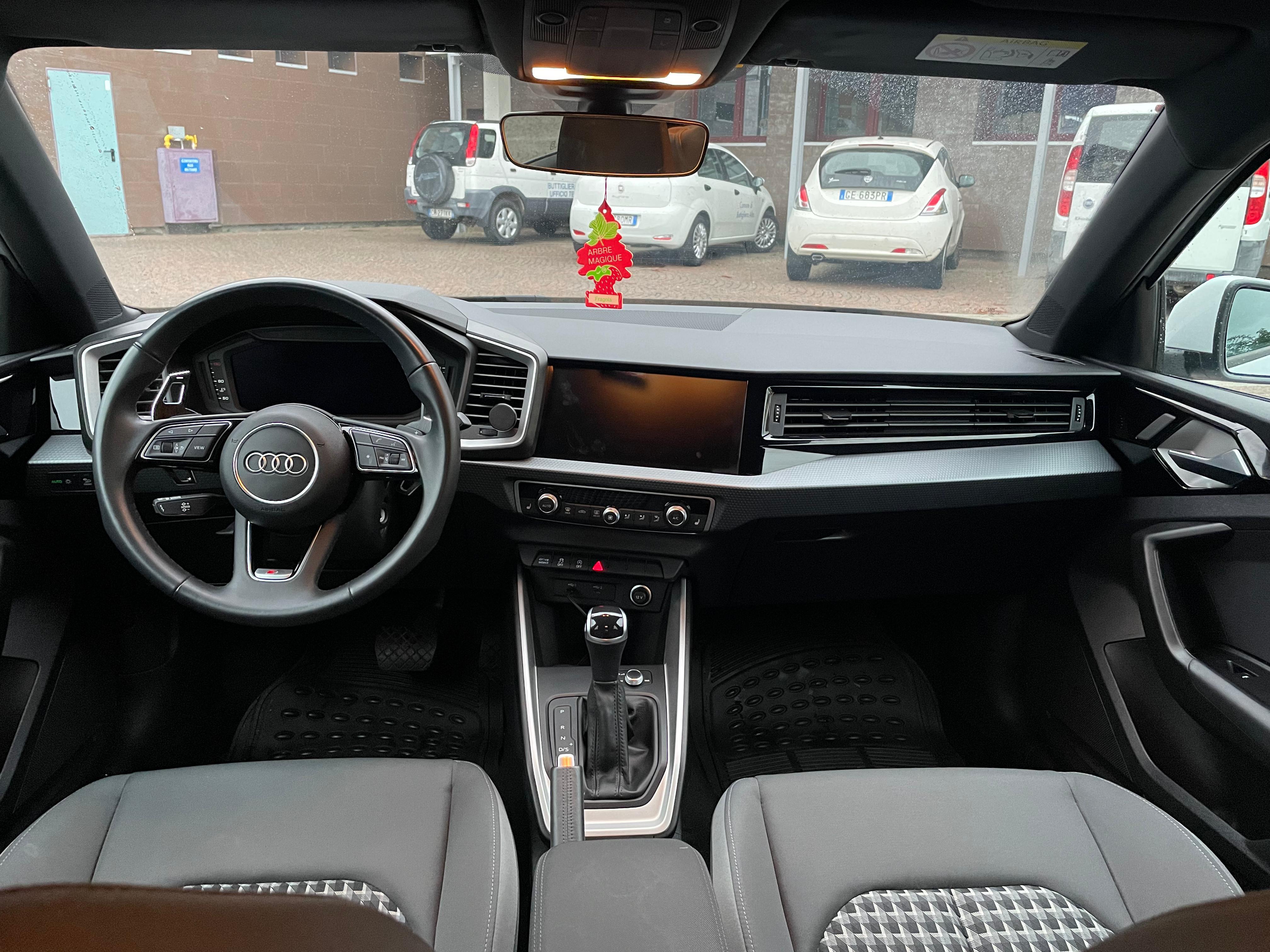Audi A1 SPB 40 TFSI S tronic S line edition