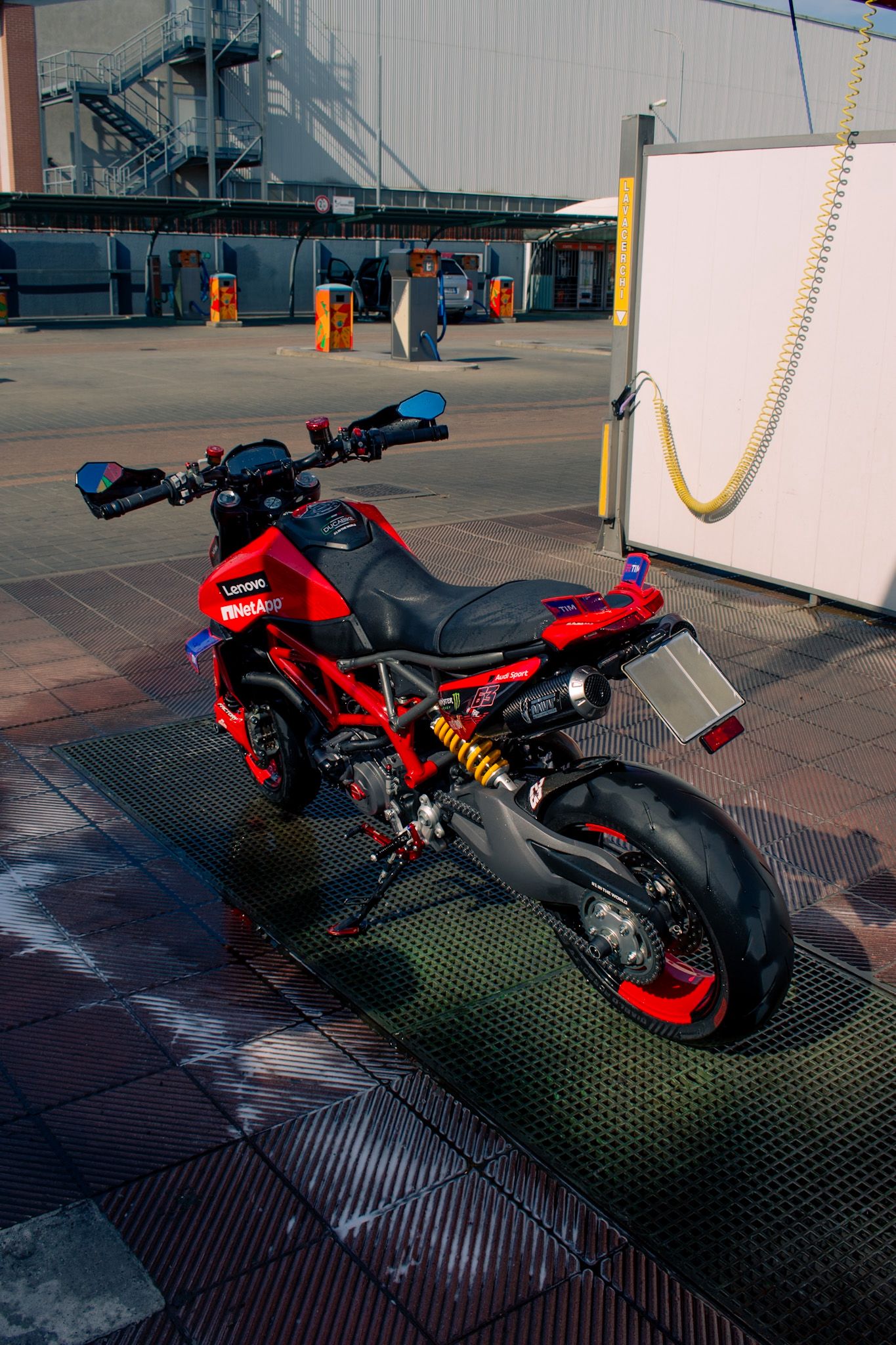 Ducati Hypermotard 950