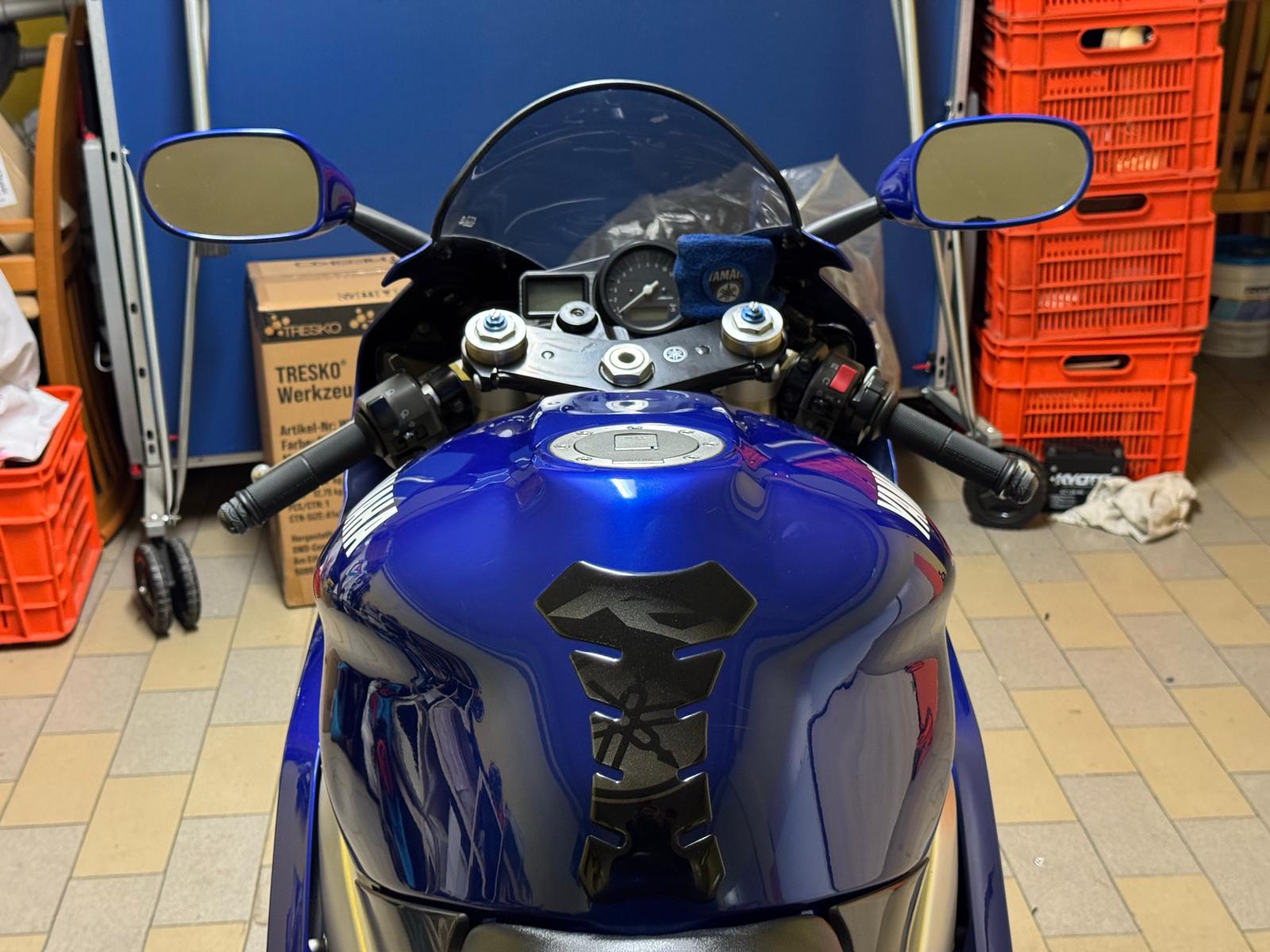 Yamaha YZF R1