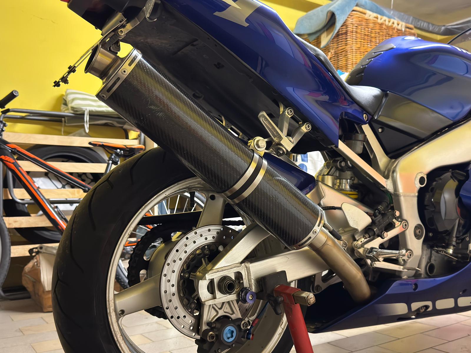 Yamaha YZF R1