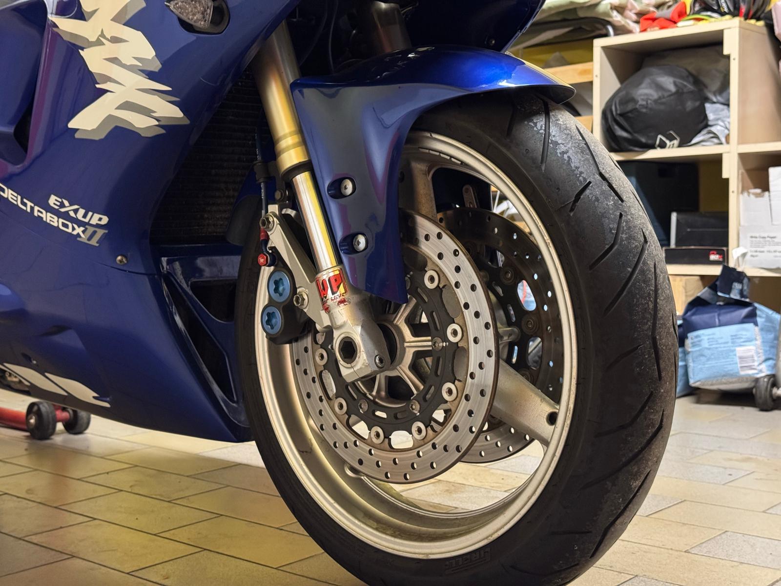 Yamaha YZF R1