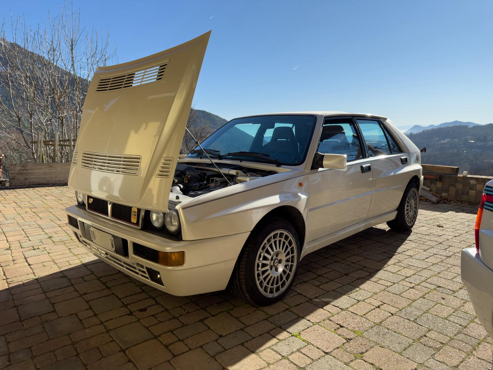 Lancia Delta Evo 2 HF Madre Perla