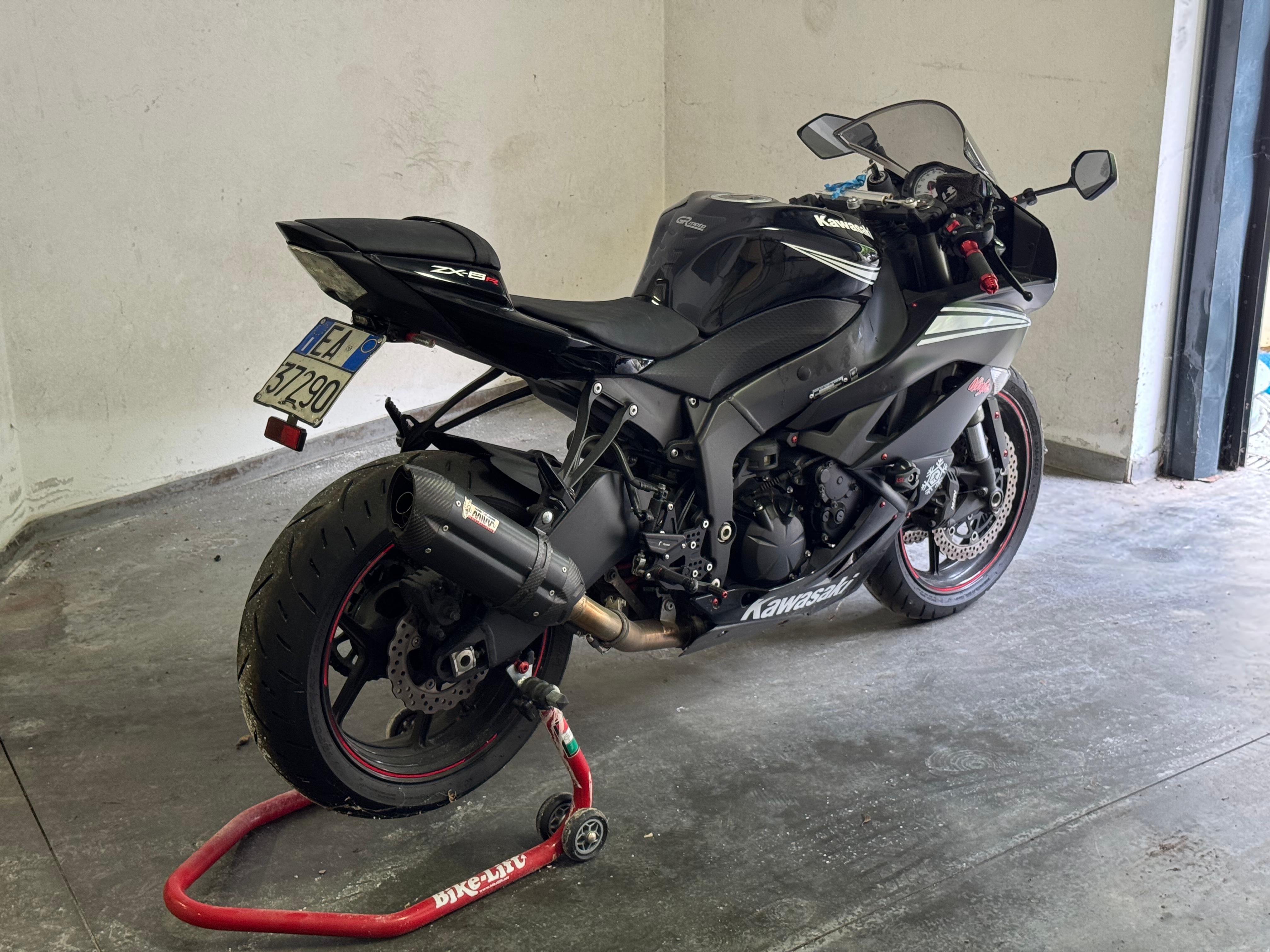 Kawasaki ZX6-R
