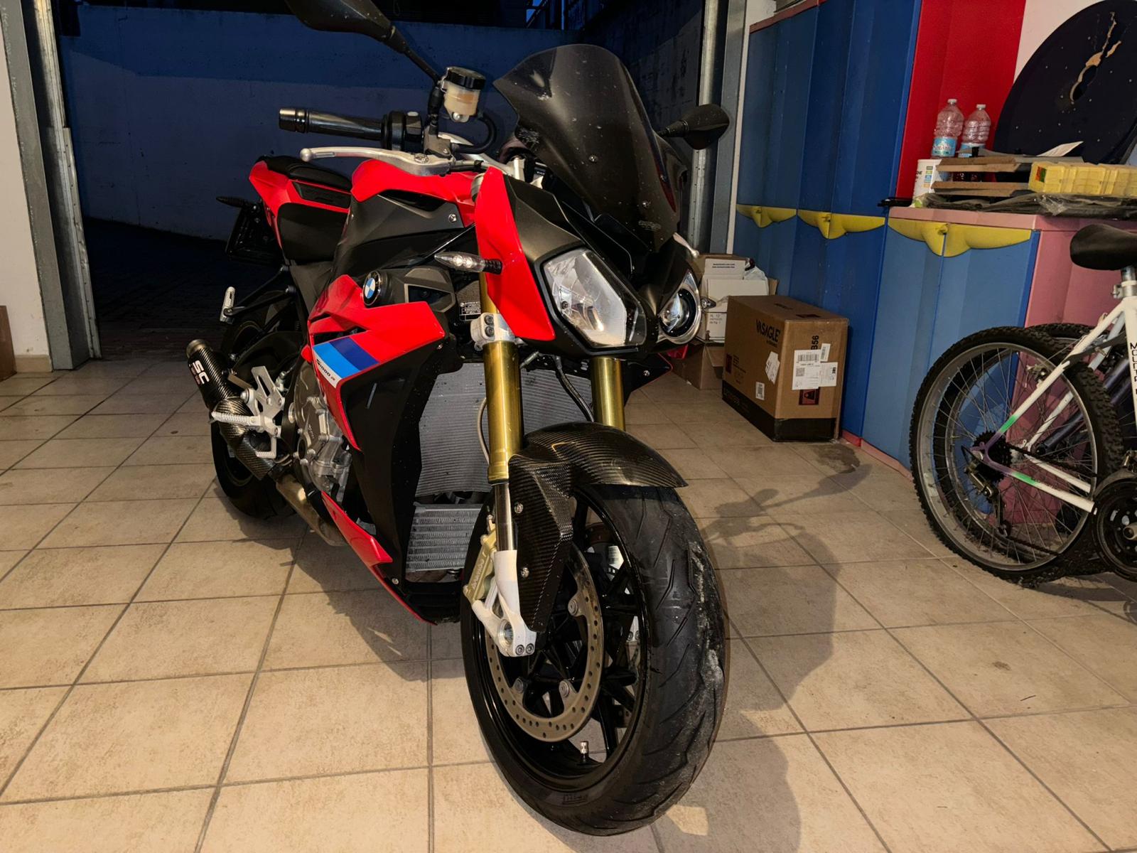 BMW S1000R