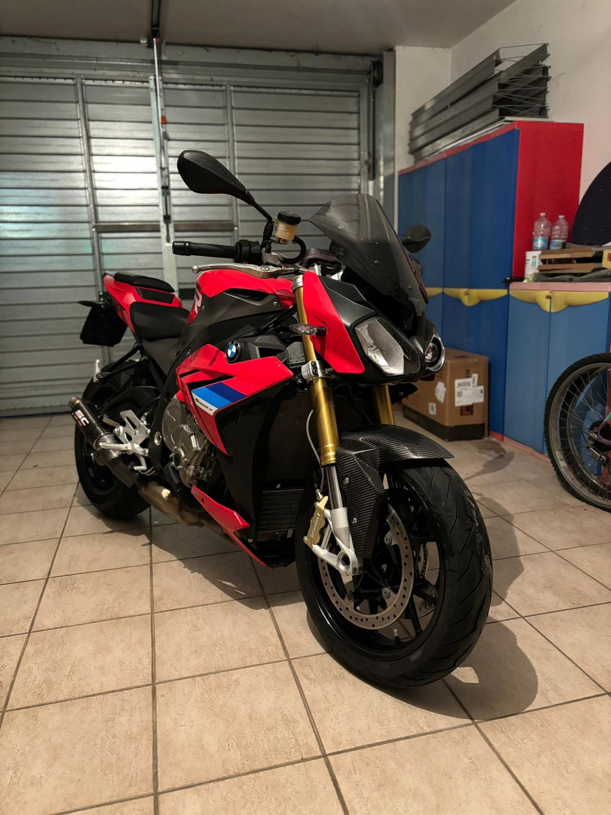 BMW S1000R