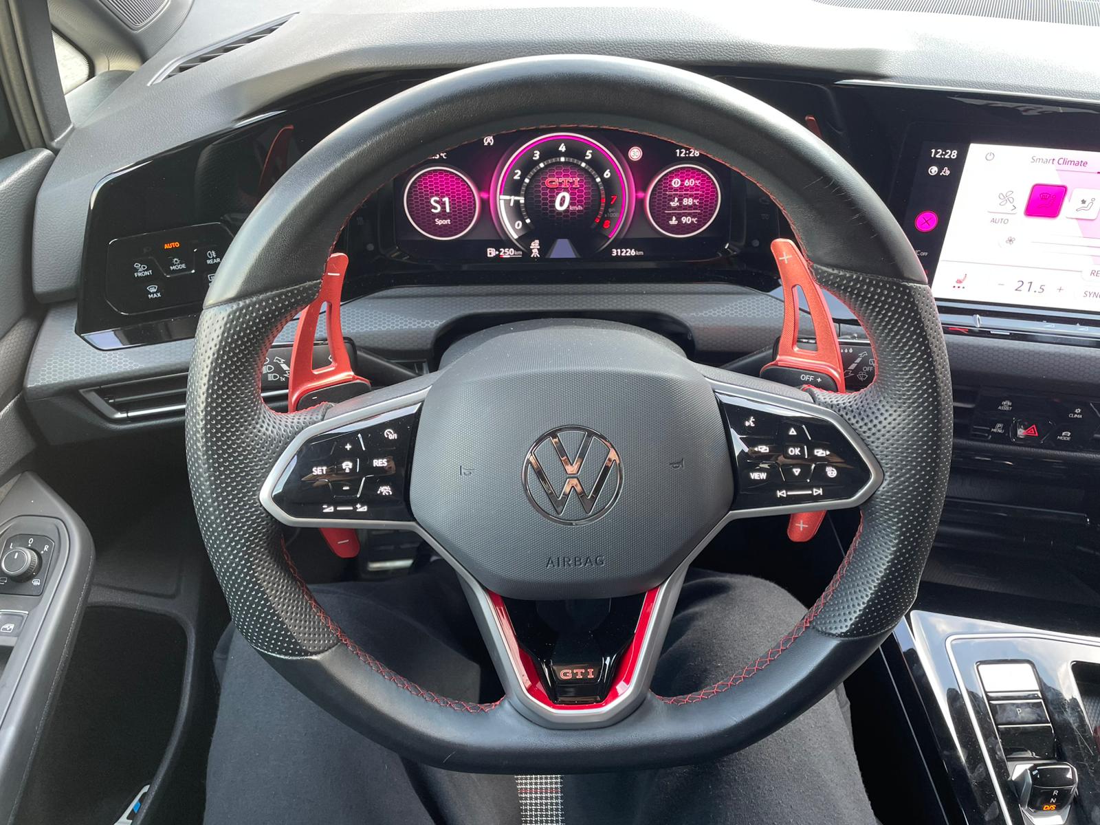 Volkswagen Golf GTI 2.0 TSI