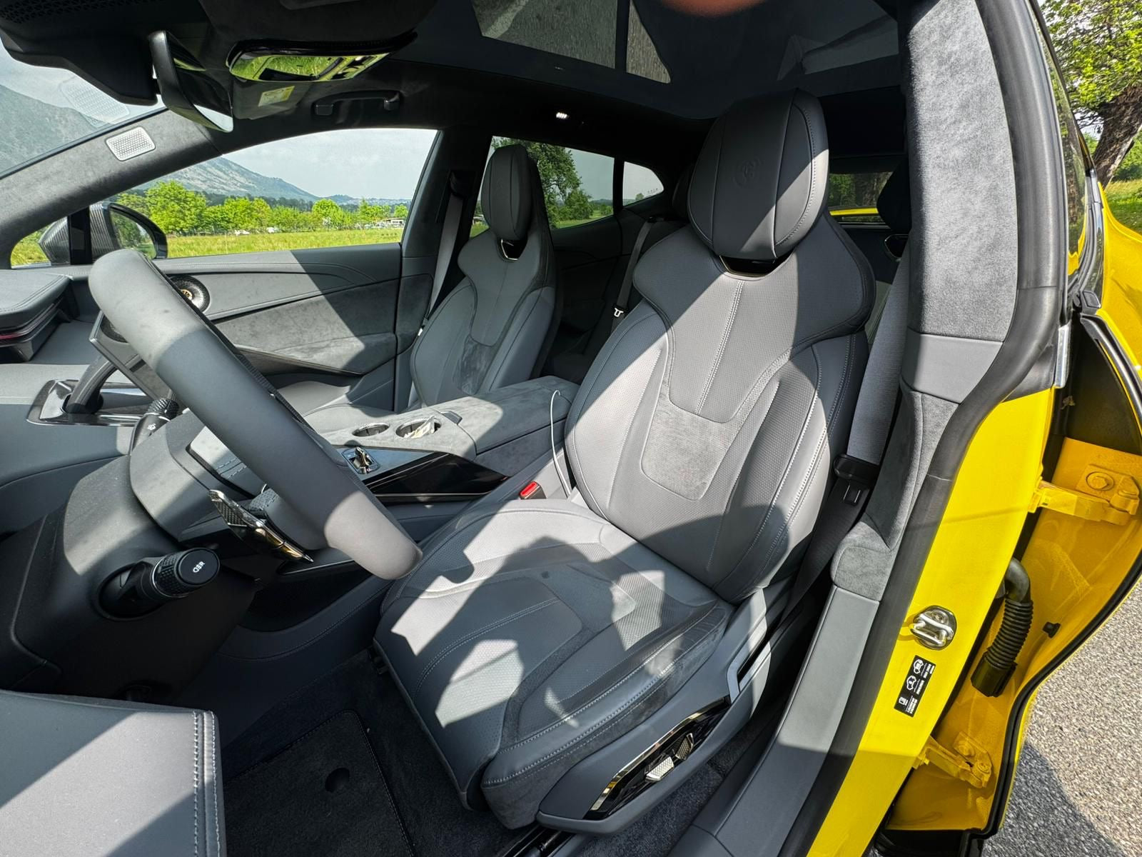 Lotus Eletre R Iva esposta pari al nuovo