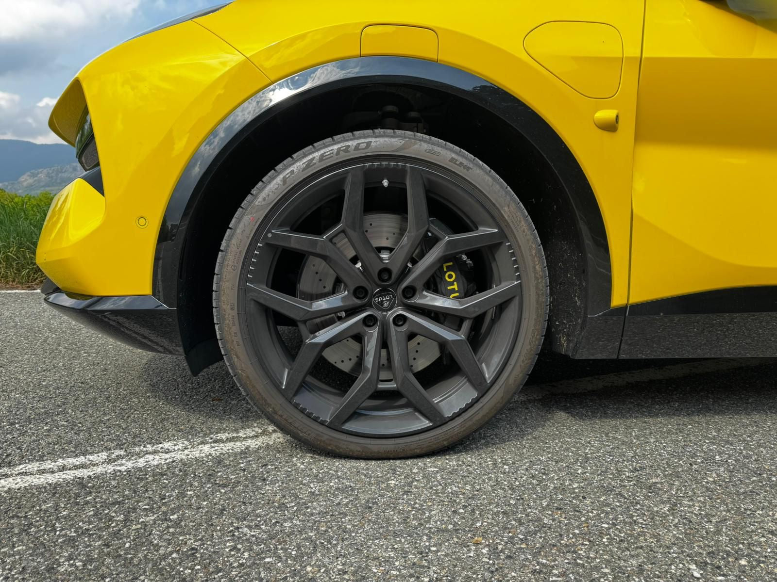 Lotus Eletre R Iva esposta pari al nuovo
