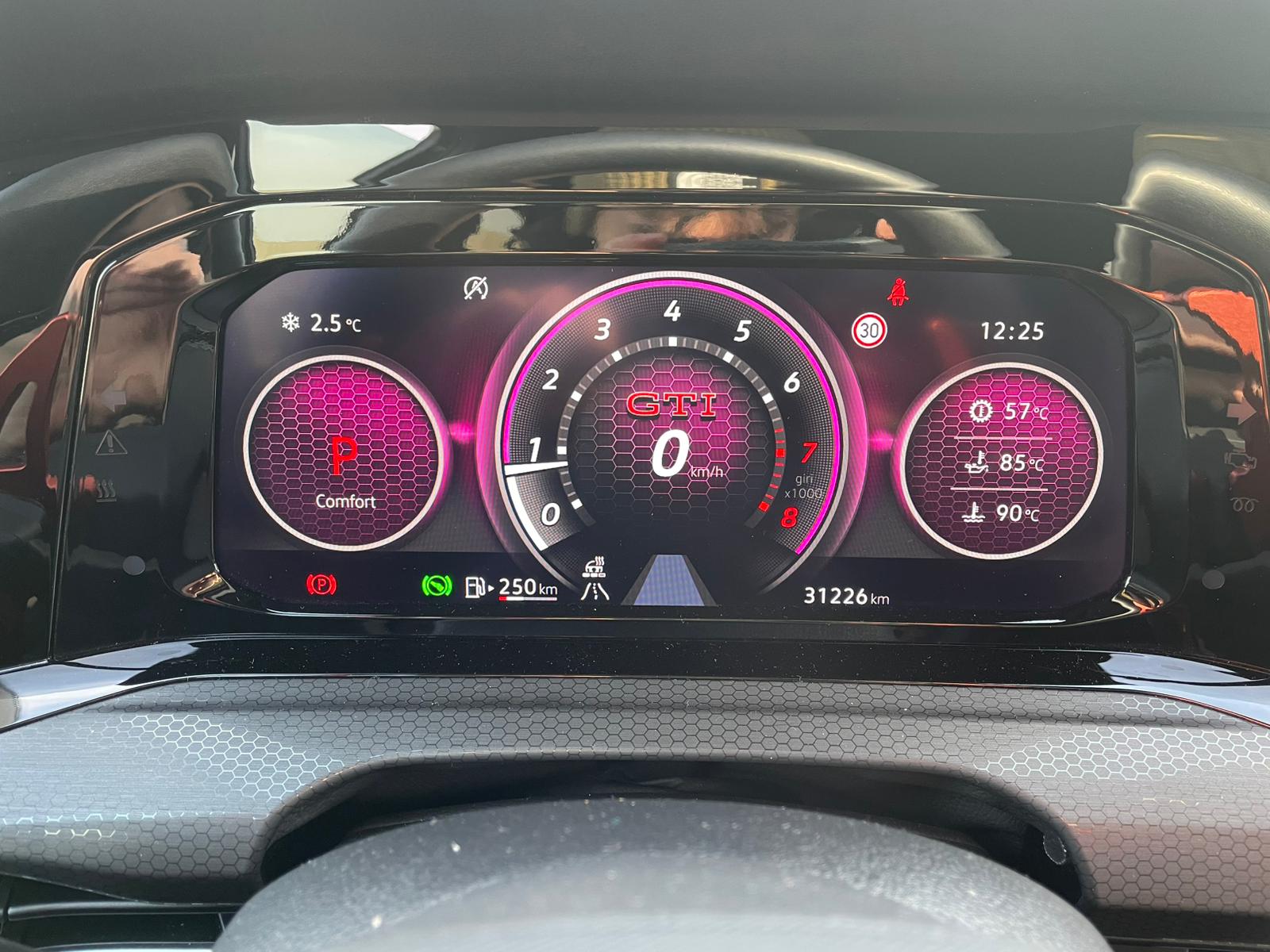 Volkswagen Golf GTI 2.0 TSI
